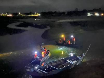 Phú Yên: Lật xuồng chở công nhân trên sông Ba, 1 người chết, 2 người mất tích