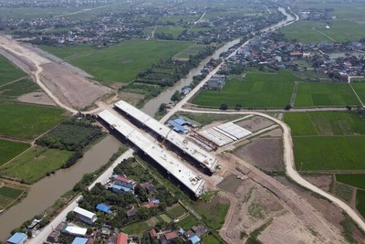 Hình ảnh cây cầu vượt sông Châu Thành nối hai tuyến đường nghìn tỷ ở Nam Định