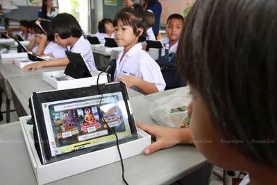 Thái Lan cho phép học trực tuyến trong "các tình huống có thể gây hại"
