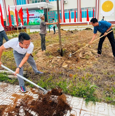 Hàm Tân (Bình Thuận): Tổ chức lễ phát động trồng cây "Đời đời nhớ ơn Bác Hồ"