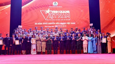 Bệnh viện Trung ương Huế được vinh danh trong chương trình “Vinh quang Việt Nam 2024”