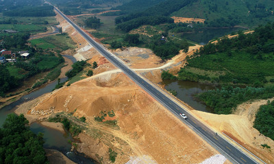 Đề xuất đầu tư 5.876 tỷ đồng xây dựng cao tốc Hoà Bình - Mộc Châu