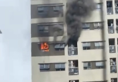 Hà Nội: Cháy dữ dội tại tầng 14 chung cư The Vesta