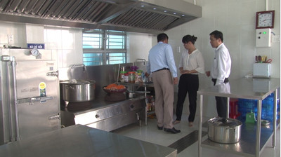 Long An: Bảo đảm vệ sinh, an toàn thực phẩm tại các bếp ăn tập thể trường học