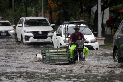 Philippines: Bão Ewiniar gây lũ lụt và lở đất, ảnh hưởng đến hơn 2.700 người