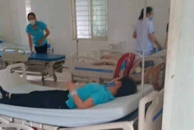 Nghệ An: Trên 70 công nhân nhập viện, nghi ngộ độc sau giờ ăn trưa