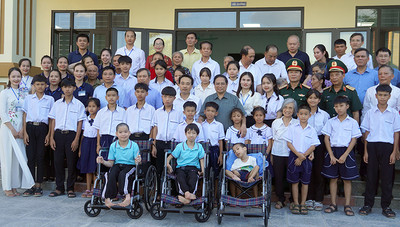 Thủ tướng thăm Trung tâm công tác xã hội tỉnh và người có công tại Quảng Bình