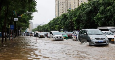 Bộ trưởng Bộ Xây dựng lý giải nguyên nhân ngập lụt sau mưa lớn