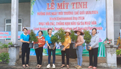 Phụ nữ Bình Thuận chung tay bảo vệ môi trường, chống hạn hán