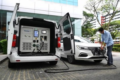 Thử nghiệm dịch vụ sạc di động cho xe điện tại Singapore