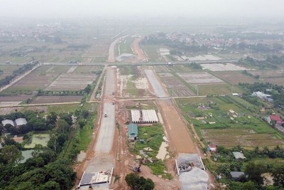 Hình ảnh đường vành đai 4 Hà Nội qua huyện Sóc Sơn sau một năm thi công