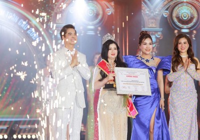 Doanh nhân Nguyễn Thị Thanh Thắm đoạt ngôi vị Hoa hậu nhân ái Hoa hậu Doanh nhân VN Toàn cầu 2024