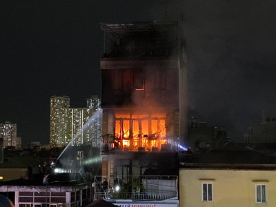 Hà Nội: Cháy lớn tại phố Định Công