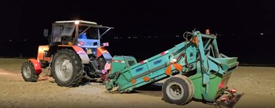 Công nhân môi trường Phạm Đức Thanh với sáng kiến làm sạch bờ biển