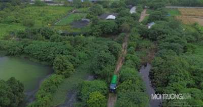 Nam Từ Liêm – Hà Nội: Xe bể phốt xả thải ra khu vực đất nông nghiệp