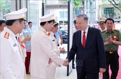 Chủ tịch nước Tô Lâm dự lễ kỷ niệm 70 năm Ngày truyền thống lực lượng Kỹ thuật nghiệp vụ CAND