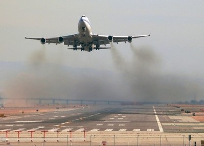 Cảnh báo ô nhiễm bụi mịn quanh các sân bay lớn ở châu Âu