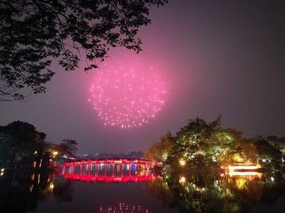 Hà Nội tổ chức 30 điểm bắn pháo hoa dịp kỷ niệm 70 năm Ngày Giải phóng Thủ đô