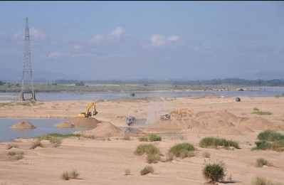Phú Yên: Một doanh nghiệp bị phạt 300 triệu đồng vì khai thác cát vượt công suất