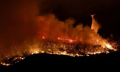 Mỹ: Cháy rừng dữ dội ở bang California, 13.000 người phải sơ tán
