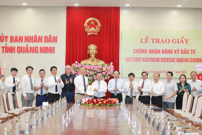 Quảng Ninh trao chứng nhận đầu tư 2 dự án tổng vốn 551 triệu USD của Tập đoàn Foxconn