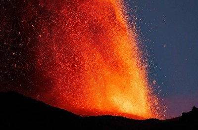 Italy: Hai núi lửa cùng phun trào, chính quyền nâng mức cảnh báo cho đảo Sicily
