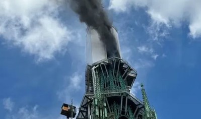 Pháp: Cháy ngọn tháp nhà thờ Đức Bà Rouen nổi tiếng