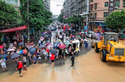 Trung Quốc: Mưa lớn làm gián đoạn tình hình giao thông