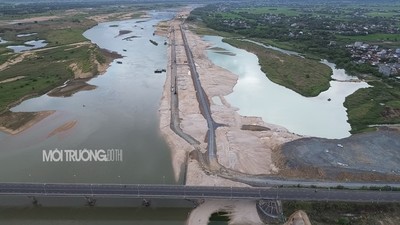 UBND tỉnh Phú Yên sẽ xử lý khoảng 2,1 triệu m3 bùn cát tại dự án kè sông Ba như thế nào?