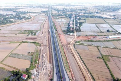 Cận cảnh nút giao cao tốc Cầu Giẽ - Ninh Bình ở Thanh Liêm, Hà Nam sắp xây cầu vượt 6 làn xe