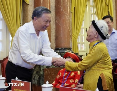 Chủ tịch nước Tô Lâm gặp Đoàn đại biểu người có công với cách mạng