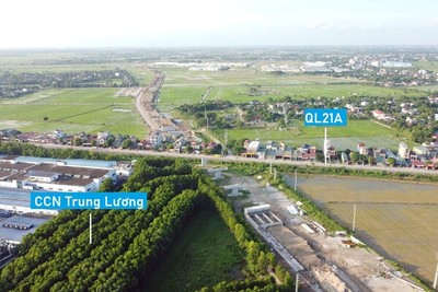 Hình ảnh cầu vượt QL21A, đường sắt Bắc - Nam đang xây dựng ở Bình Lục, Hà Nam