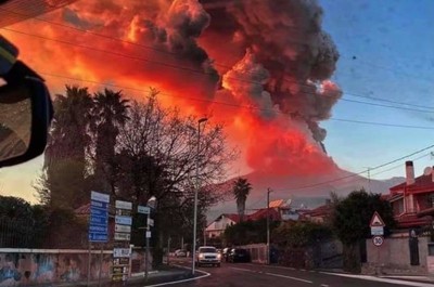Italy: Núi lửa Etna phun trào khiến sân bay Catania phải đóng cửa