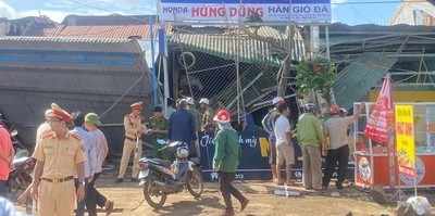 Đắk Nông: Container lao vào nhà dân, 3 người tử vong