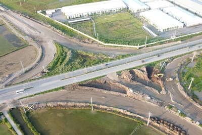 Hình ảnh tuyến đường hơn 13 km kết nối nhiều quốc lộ đang xây ở huyện Bình Lục, Hà Nam
