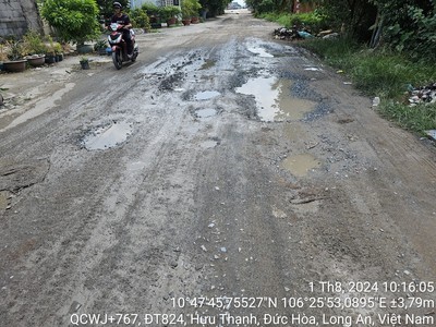 Long An: Hệ lụy gì từ các trạm trộn bê tông, bãi cát - đá, bến xi măng nằm trong khu dân cư ?