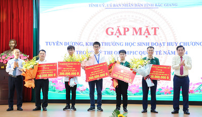 Bắc Giang: Khen thưởng học sinh đoạt Huy chương kỳ thi Olympic quốc tế