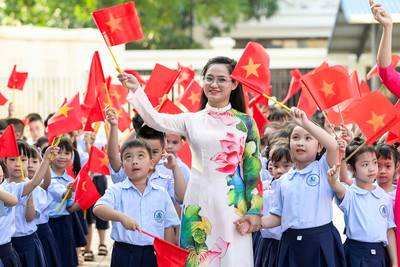 Hơn 434.600 học sinh tỉnh Nam Định hân hoan chào đón năm học mới