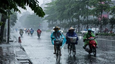 10 lưu ý quan trọng khi di chuyển trên đường trong ngày mưa bão