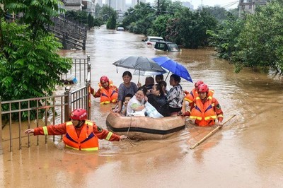 Hà Nội chủ động đáp ứng y tế, giám sát dịch bệnh sau bão số 3