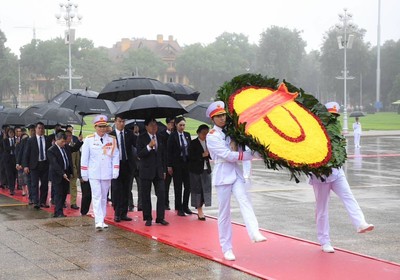 Tổng Bí thư, Chủ tịch nước Lào vào Lăng viếng Chủ tịch Hồ Chí Minh