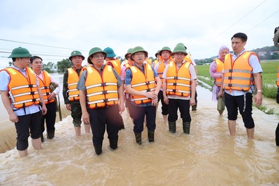 Thủ tướng chỉ đạo tập trung ứng phó lũ lớn, đảm bảo an toàn đê điều