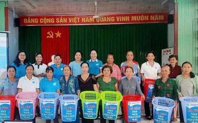 Hội LHPN Đồng Tháp ra mắt điểm 9 tổ Phụ nữ "Phân loại, thu gom xử lý rác thải, phế liệu"