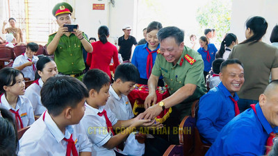 Lãnh đạo Thái Bình thăm, tặng quà Trung thu tại xã Thái Thượng, huyện Thái Thụy