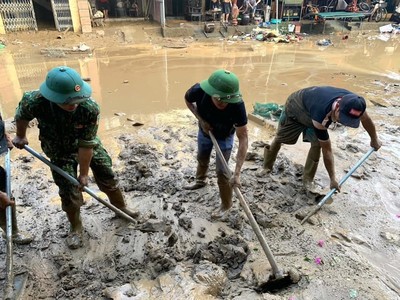 Yên Bái khẩn trương khắc phục các công trình cơ sở hạ tầng và vệ sinh y tế, môi trường sau bão lũ