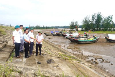 Nghi Xuân - Hà Tĩnh : Kiểm tra công tác phòng, chống bão số 4