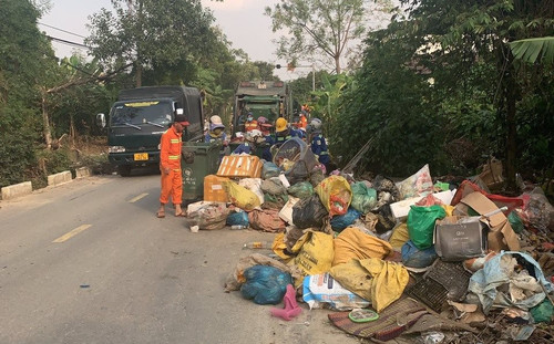 Đà Nẵng khen thưởng những công nhân môi trường khắc phục thiệt hại mưa bão