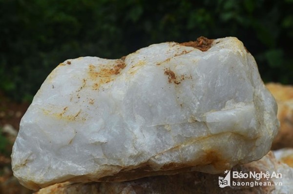 Quặng thạch anh ở Nghệ An có giá trị khủng như thế nào?