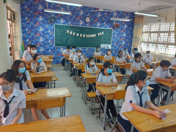 Hà Nội: Dự kiến cho học sinh THPT sẽ trở lại trường từ tháng 12