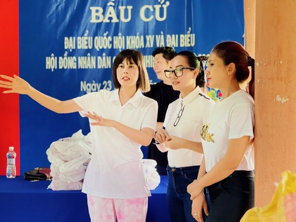 BTC Hoa hậu Môi trường Việt Nam và Bác sĩ Annie Nguyễn mang yêu thương về với Tây Nguyên